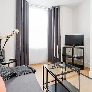 Excel Serviced Apartments: Central Convenience Apartment